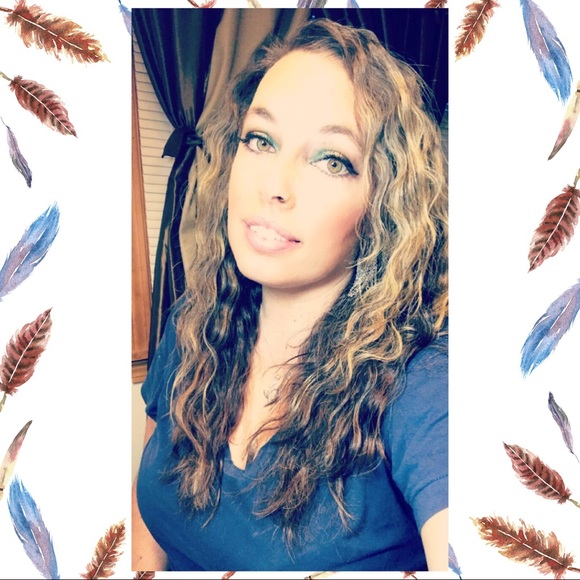 Meet your Posher, Angela - Picture 1 of 3